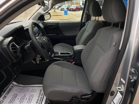 Used 2021 Toyota Tacoma SR w/ SR Convenience Package image 12