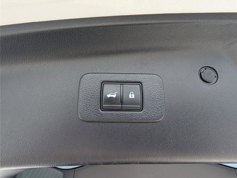 Used 2023 Nissan Armada SL w/ Midnight Edition Package image 13