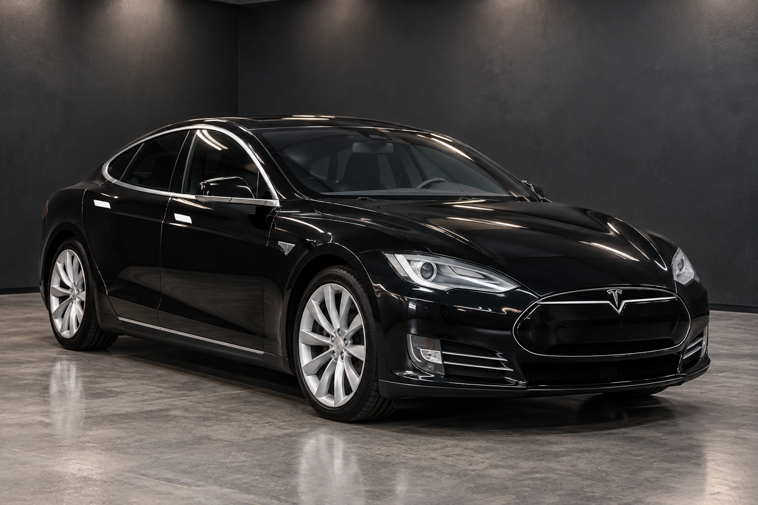 Used 2015 Tesla Model S 85 RWD image 2
