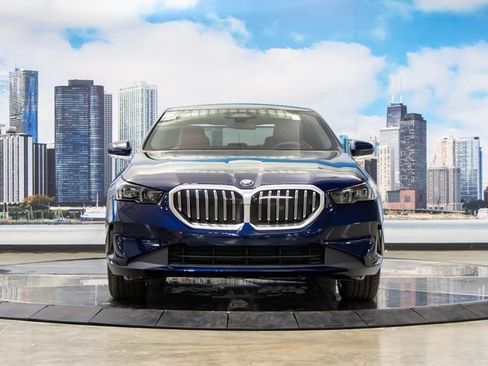 Used 2026 BMW 530i xDrive w/ Executive Package image 3