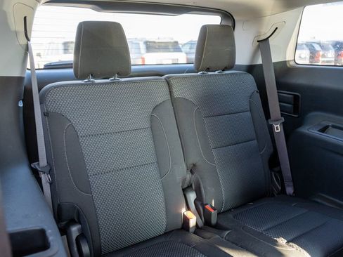 Used 2023 GMC Acadia SLE w/ Driver Convenience Package image 15