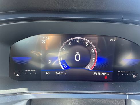 Certified 2023 Volkswagen Taos SE w/ Panoramic Sunroof Package FWD image 16