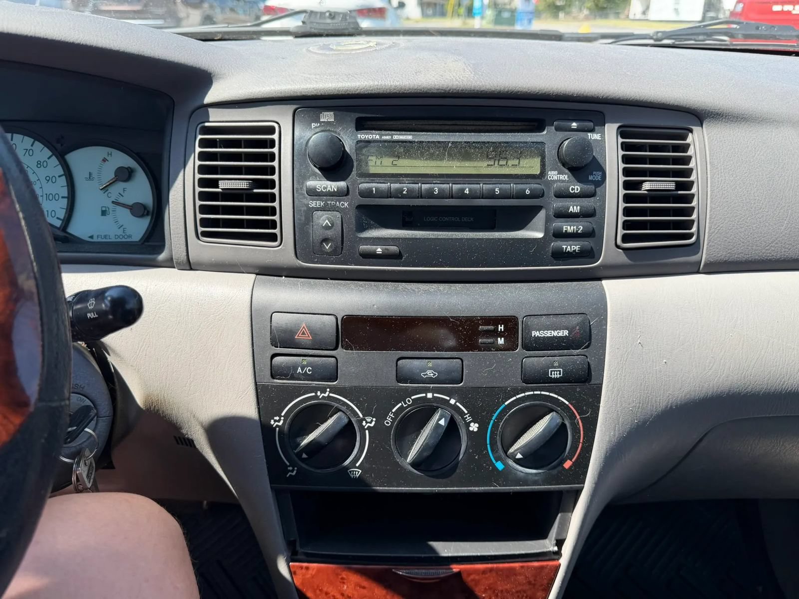 Used 2004 Toyota Corolla LE FWD image 14