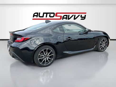 Used 2023 Toyota GR86 w/ ALL Weather Mat Package (TMS) RWD image 7