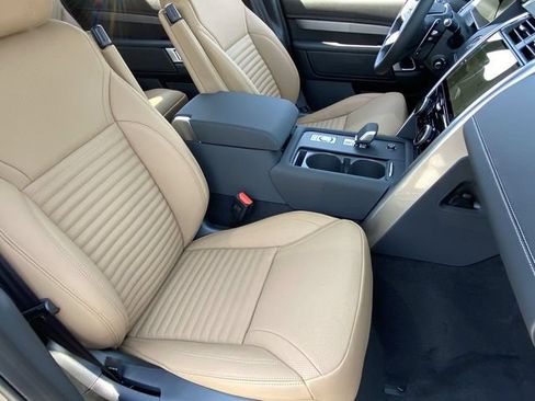 New 2025 Land Rover Discovery Dynamic SE AWD/4WD image 10