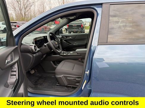 Used 2026 Chevrolet Equinox LT image 8