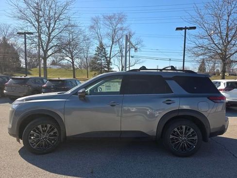 New 2026 Nissan Pathfinder SL w/ SL Premium Package AWD/4WD image 18