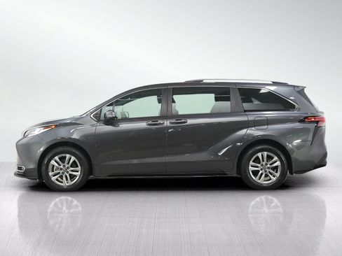 Used 2025 Toyota Sienna Limited AWD/4WD image 2