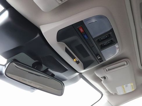 Used 2024 Subaru Crosstrek 2.0i Premium image 39