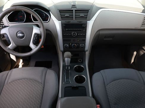 Used 2012 Chevrolet Traverse LS FWD image 2