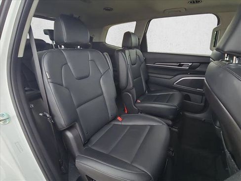 Used 2025 Kia Telluride S FWD image 18