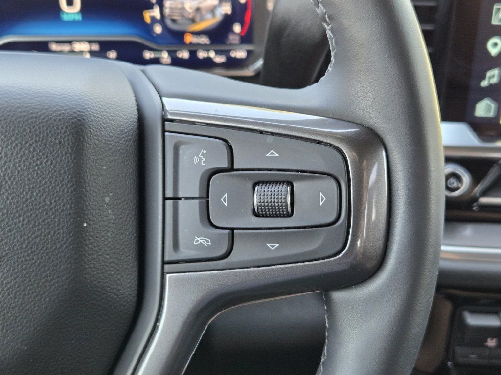 Used 2025 Chevrolet Silverado 3500 High Country w/ High Country Premium Package AWD/4WD image 30