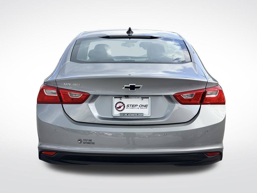 Used 2025 Chevrolet Malibu LS FWD image 5
