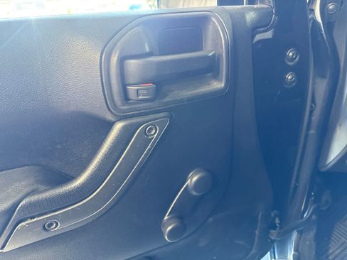 Used 2012 Jeep Wrangler Sport AWD/4WD image 16
