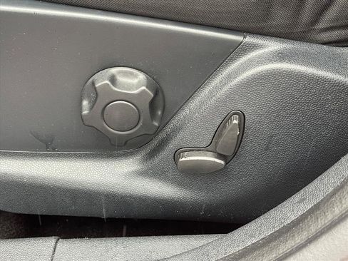 Used 2018 Ford EcoSport SE w/ SE Convenience Package image 19