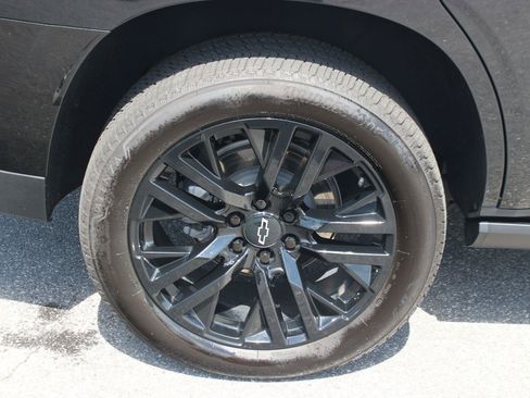 Used 2025 Chevrolet Tahoe Premier AWD/4WD image 44