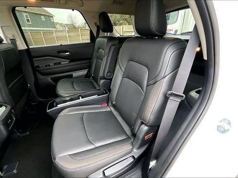 Certified 2025 Nissan Pathfinder SL w/ SL Premium Package image 19