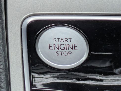 Used 2020 Volkswagen Passat 2.0T SEL image 31