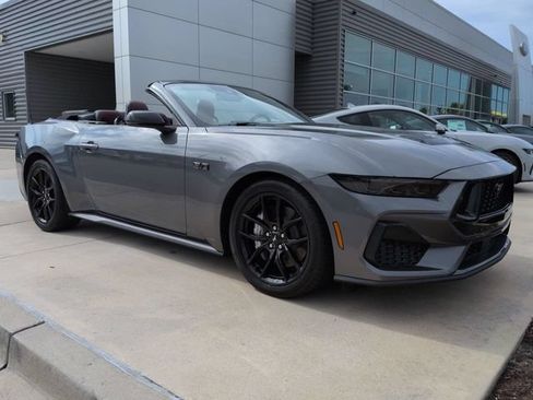 Used 2025 Ford Mustang GT Premium RWD image 2