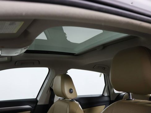 Used 2019 Volkswagen Jetta SE w/ Cold Weather Package image 24