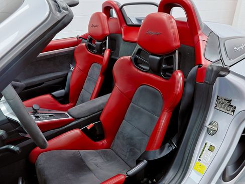 Used 2016 Porsche Boxster Spyder image 74