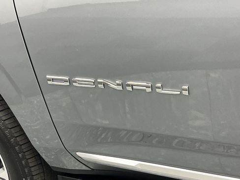 Certified 2025 GMC Yukon Denali w/ Sun & Power Step Package AWD/4WD image 37