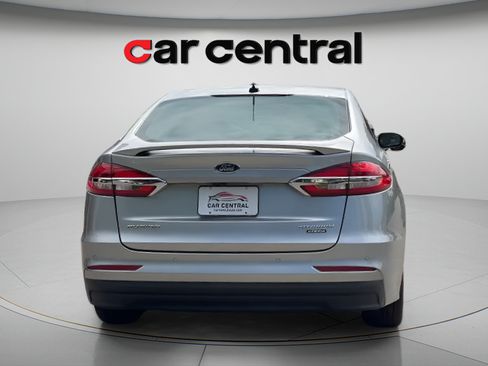 Used 2020 Ford Fusion Energi Titanium FWD image 4