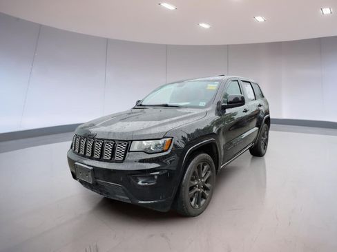 Used 2021 Jeep Grand Cherokee Laredo X AWD/4WD image 2