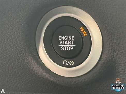 Certified 2025 Chrysler Pacifica Limited image 25