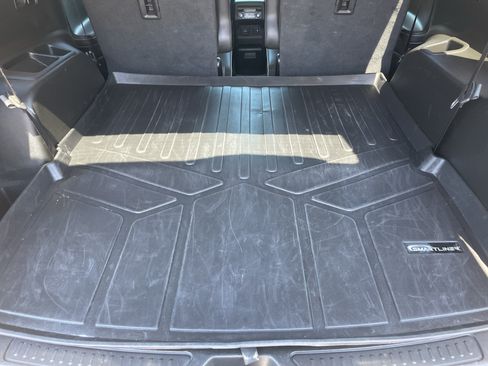 Certified 2019 GMC Acadia Denali FWD image 9