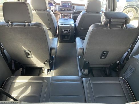 Used 2023 Chevrolet Suburban Premier image 23