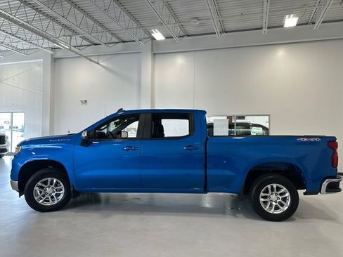 Used 2023 Chevrolet Silverado 1500 LT AWD/4WD image 9
