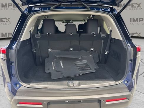 Used 2025 Nissan Pathfinder SV FWD image 24
