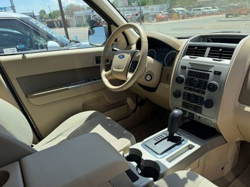 Used 2011 Ford Escape XLT AWD/4WD image 18