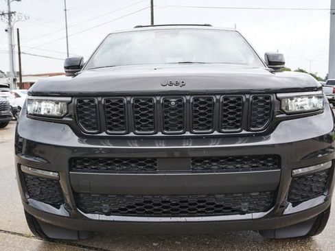 Used 2023 Jeep Grand Cherokee L Limited w/ Luxury Tech Group II AWD/4WD image 13