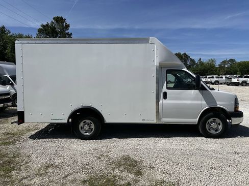 New 2025 Chevrolet Express 3500 w/ Power Convenience Package RWD image 17