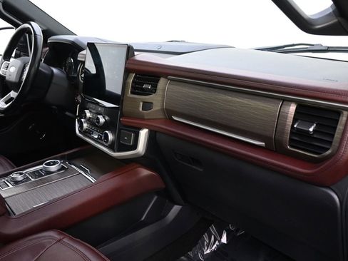 Used 2023 Ford Expedition Limited image 15