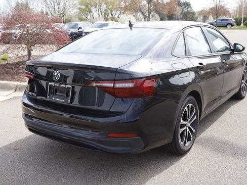 Used 2023 Volkswagen Jetta Sport FWD image 3