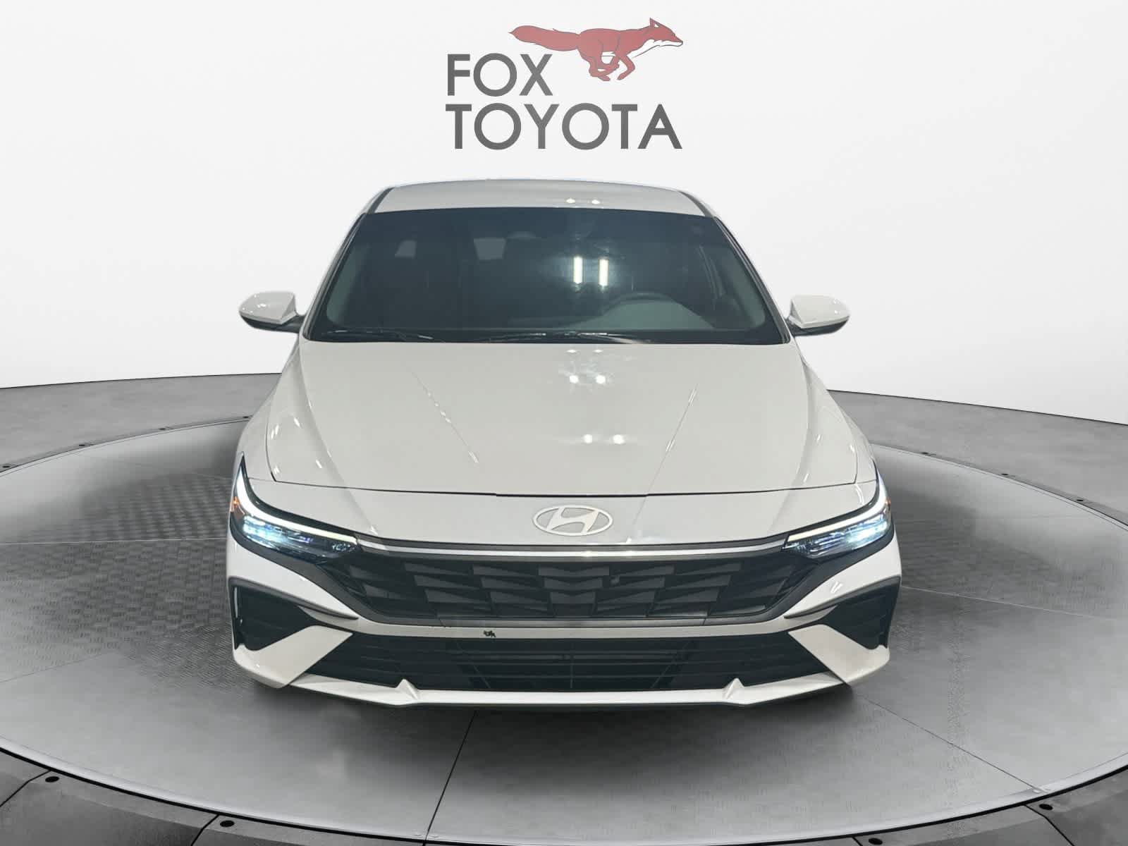 Used 2024 Hyundai Elantra SEL FWD image 9