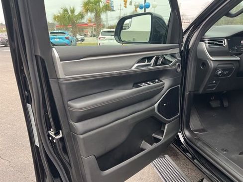 New 2026 Jeep Grand Wagoneer Limited AWD/4WD image 5