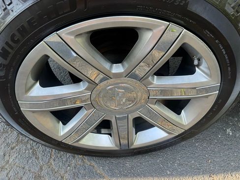 Used 2018 Cadillac Escalade Luxury AWD/4WD image 9