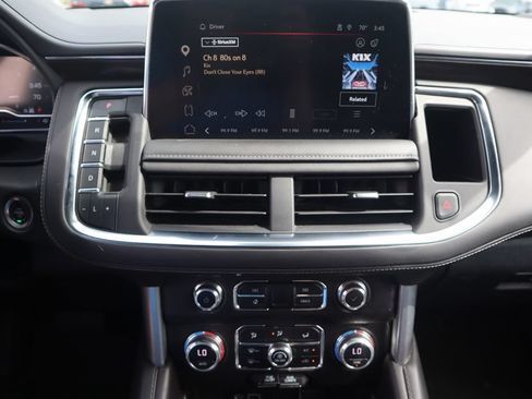 Used 2023 GMC Yukon XL SLE AWD/4WD image 24