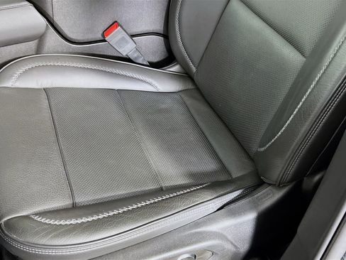 Used 2023 GMC Yukon Denali w/ Advanced Technology Package image 19