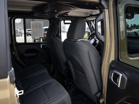 Used 2025 Jeep Gladiator Sport AWD/4WD image 20