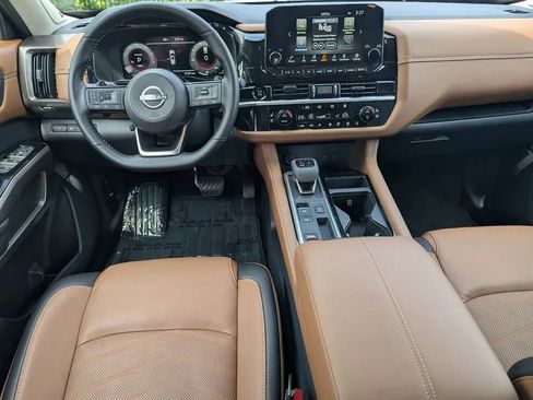 Certified 2025 Nissan Pathfinder Platinum w/ Cargo Package FWD image 20