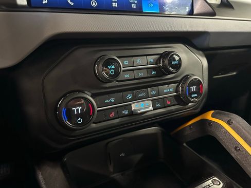 Used 2023 Ford Bronco Badlands w/ Sasquatch Package image 39