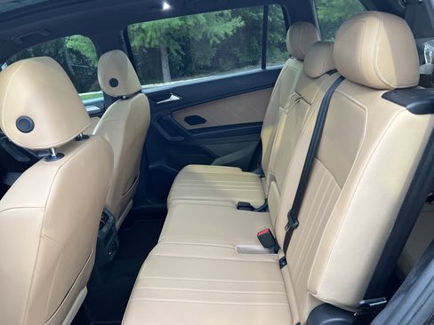 Certified 2023 Volkswagen Tiguan SE w/ Panoramic Sunroof Package FWD image 29