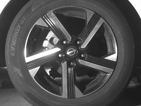 Used 2025 Nissan Sentra SV FWD image 15