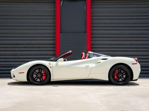 Used 2018 Ferrari 488 Spider RWD image 6