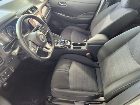 Used 2022 Nissan Leaf SV image 11
